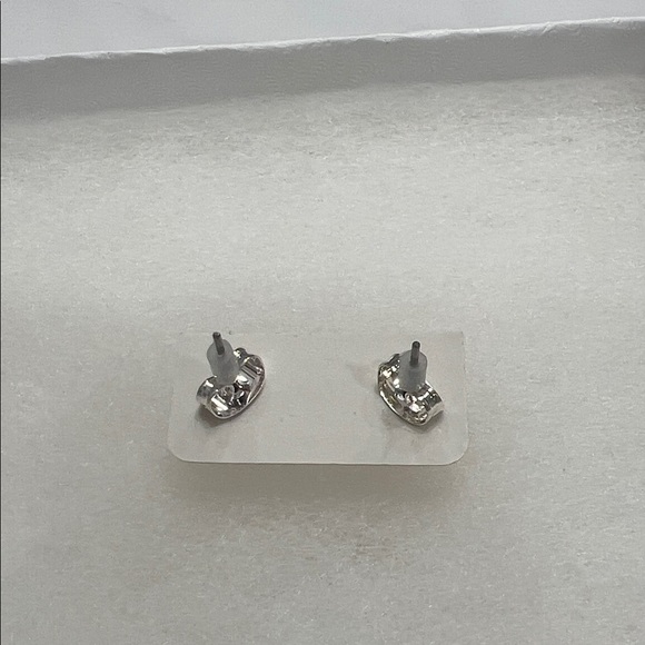 Elegant Garnet Red Stud Earrings - Picture 3 of 3